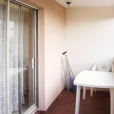 Apartman Tres Beau Studio Climatise Dans Avec Parking Couvert