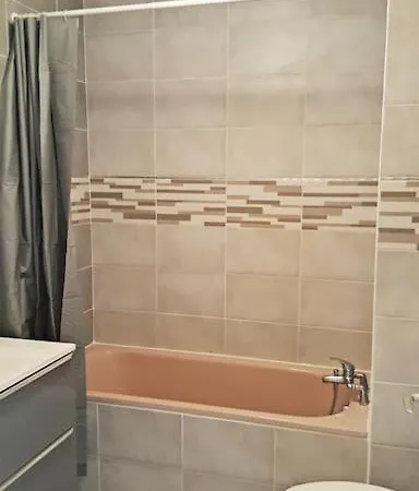 Apartman Tres Beau Studio Climatise Dans Avec Parking Couvert