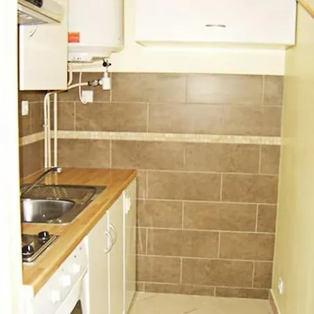 Apartman Tres Beau Studio Climatise Dans Avec Parking Couvert