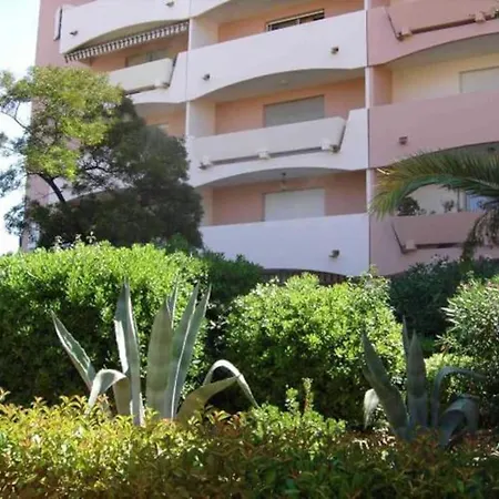 Apartman Tres Beau Studio Climatise Dans Avec Parking Couvert