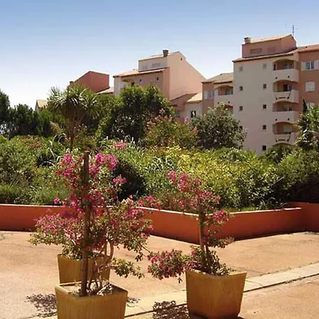 Tres Beau Studio Climatise Dans Avec Parking Couvert *